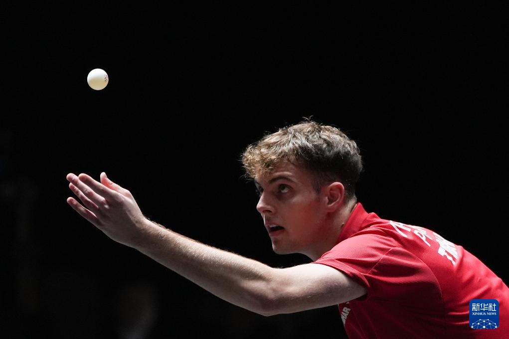 也让他在比 也让他在比