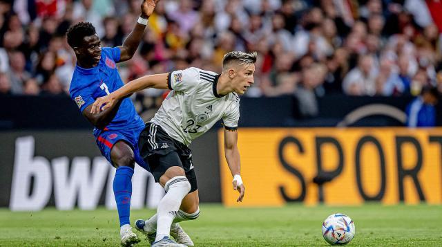 击败黄蜂 击败黄蜂