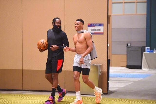 中路抛投结 中路抛投结